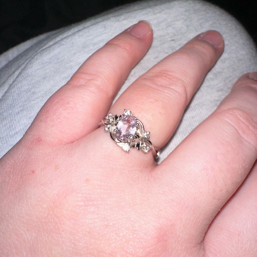Beautiful Adjustable Sterling Silver Vine Ring - Picture 5 of 8